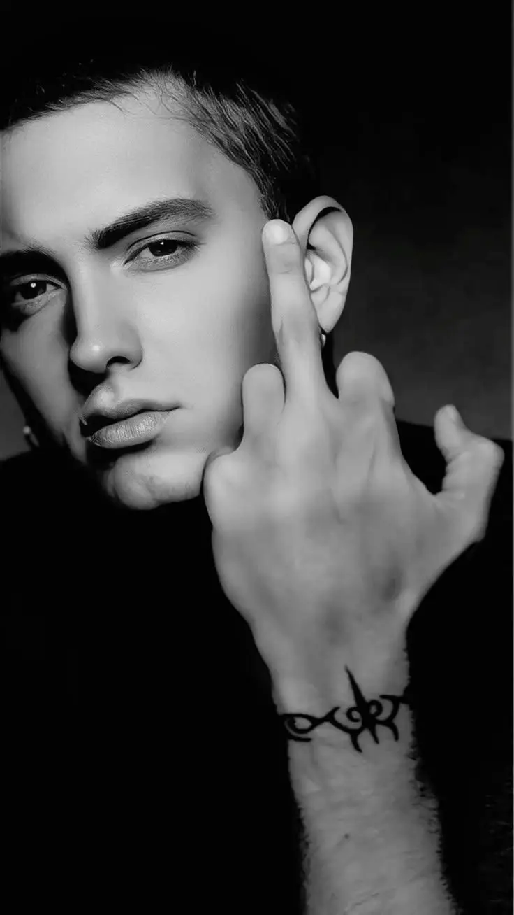 Princess.Roses의 Eminem steps in - did he change?