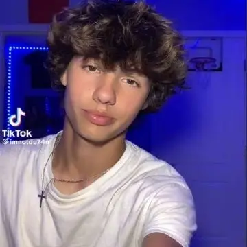 Profile image of Rowan Holt