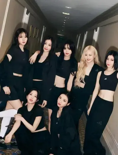 RoastBerry1977의 Babymonster