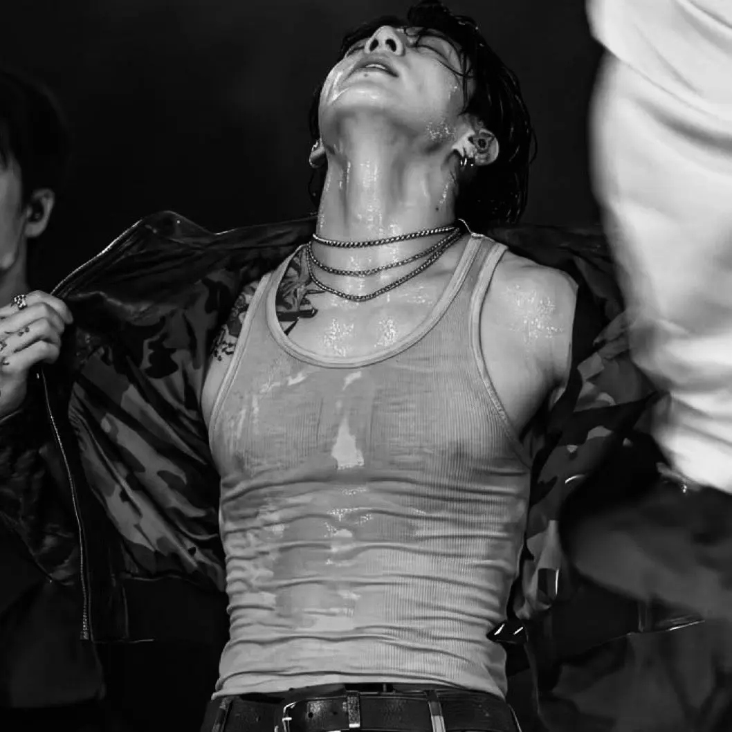 KnottyPig8121의 You fell in love with him.