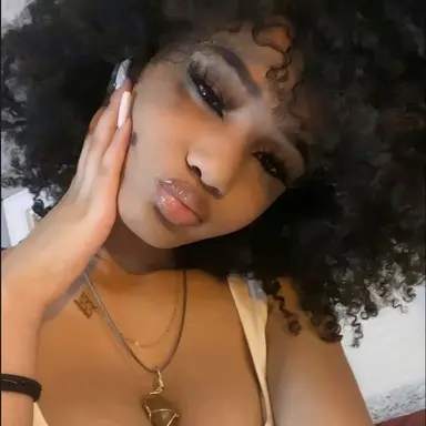 Profile image of Isabelle Lyn