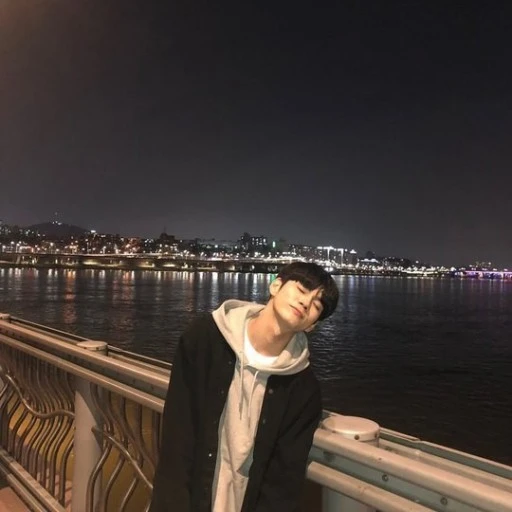김연