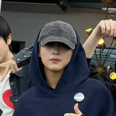 LuckyWeed1349의 이동혁