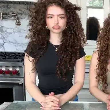 Profile image of Elena Papadakis