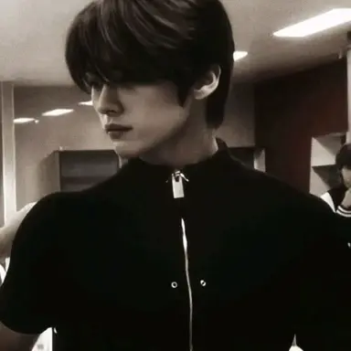 Profile image of Lee