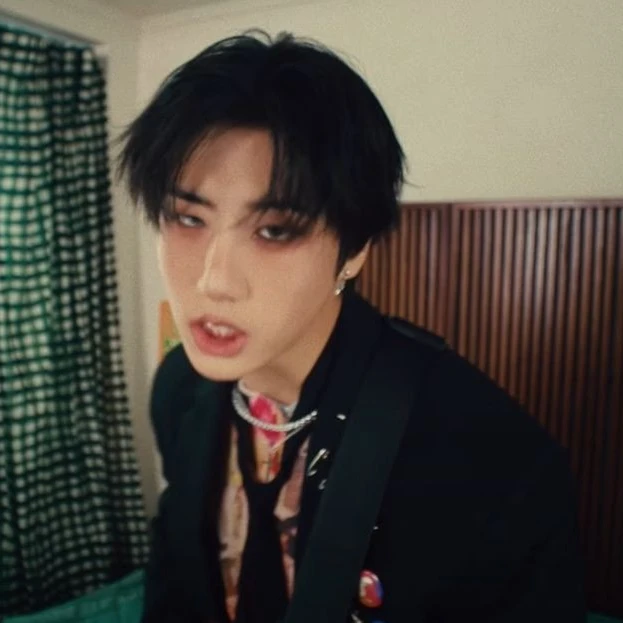 한지성­