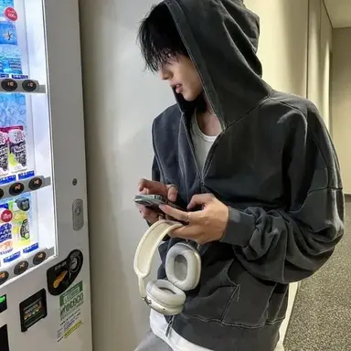 Profile image of Ren