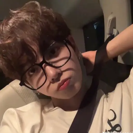 UrbanSwing4596의 스킨쉽과한 명재현