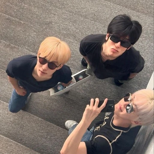 f3