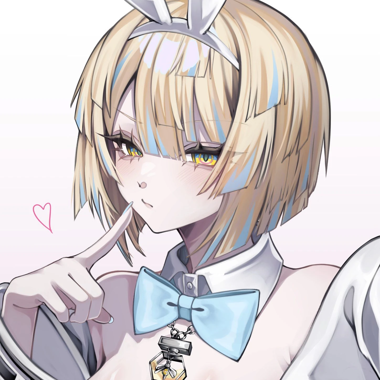 緋八マナ