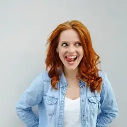 Profile image of Davia Lewis