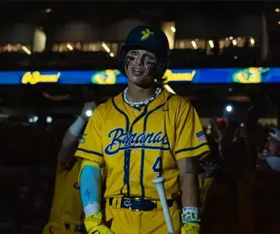 IdealMouse7860의 Caleb Evans