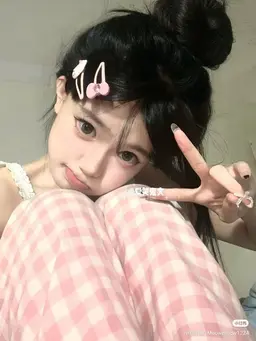 Profile image of Elle