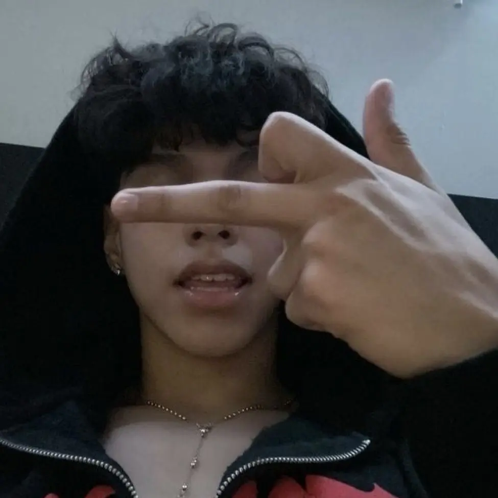 LoudCloak8966의 Friend group ✌️pick me joins the group