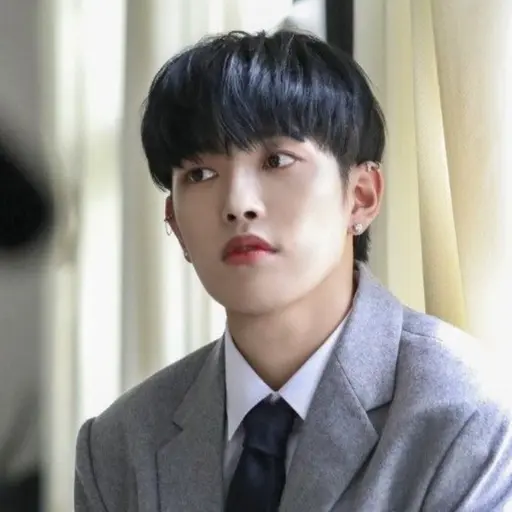 DenseBike5818의 김홍중