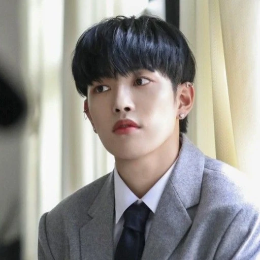 김홍중