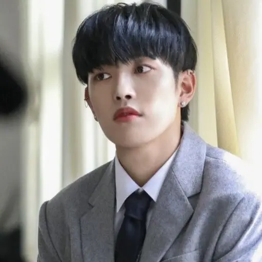 DenseBike5818의 김홍중