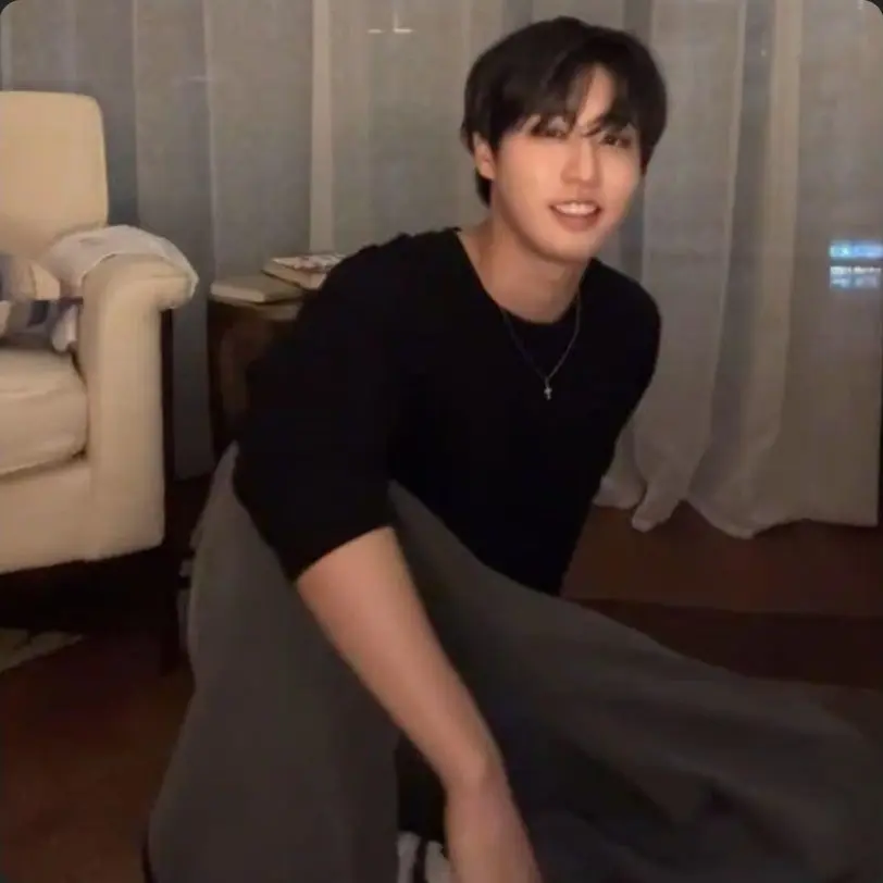 GayAlert5447의 Han Jisung (You're his Cat hybrid)
