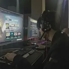 VainPlay2333의 Gamer roomate