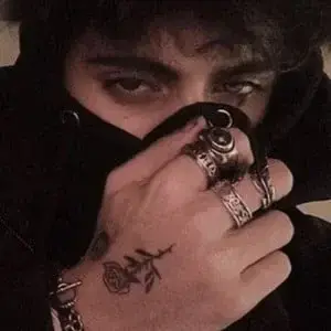 GrossGown2937의 Cian Thorne