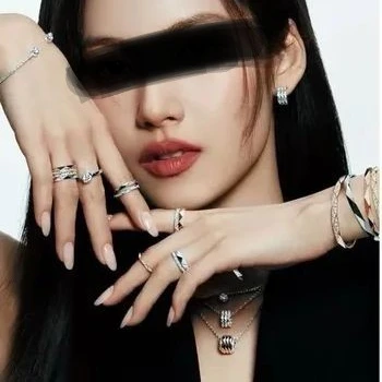 트와이스미나토자키 사나