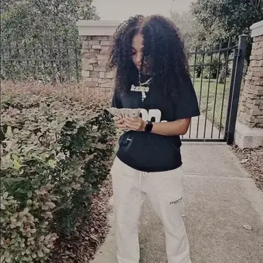 Profile image of Amara Vance