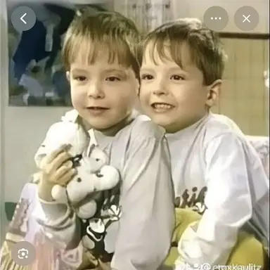 Profile image of The KaulItz twins in 1996