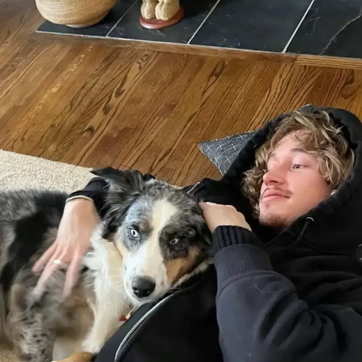 PoeticQuilt9992의 Caleb Vance