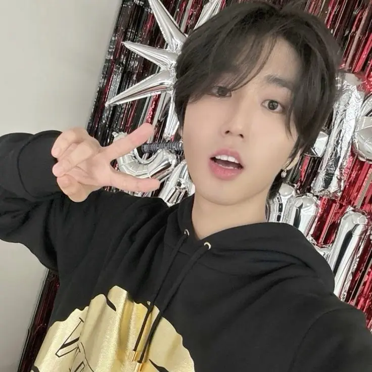levv4nter의 Han Jisung - Beach Day