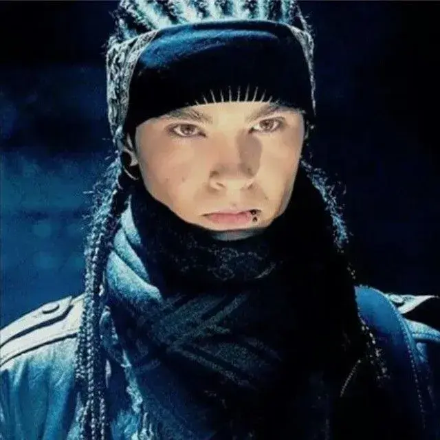 TenderBus2479의 Viktor