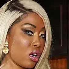 EvilSugar4765의 Elara Vance