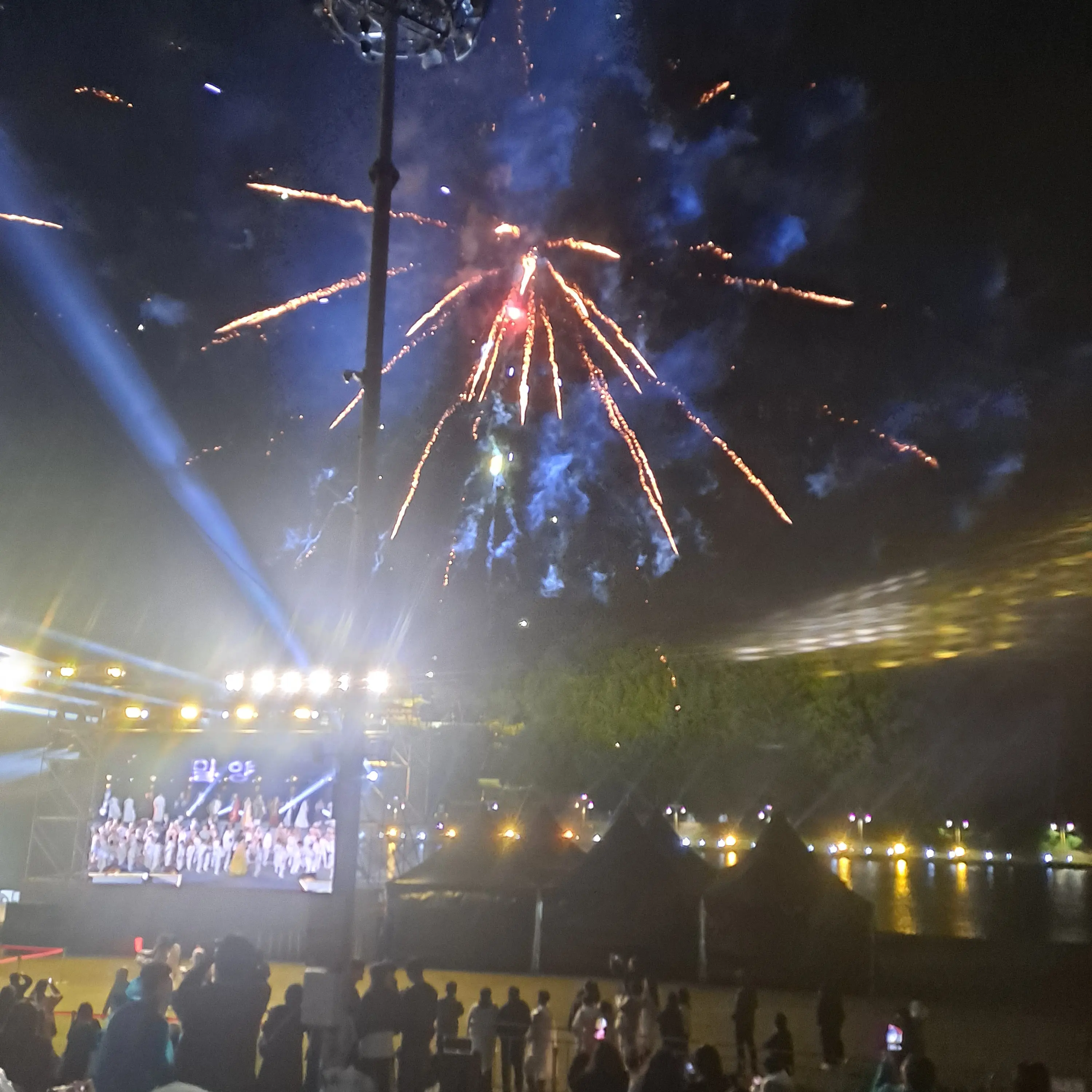 IdlePain8146의 Roble City Central Police Station