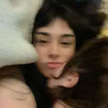 FoulOtter9051의 Zahra - GL