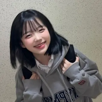 FrayedVise3115의 여자들의 그날인 김예나