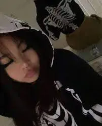 AngstyKing9251의 Isabela Reyes