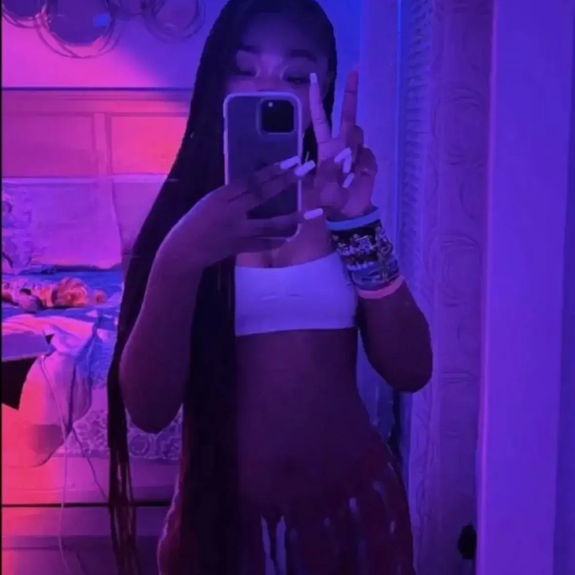 SleazySoup5217의 Chloe-wlw femme