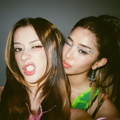Profile image of Megan and sophia your gfs