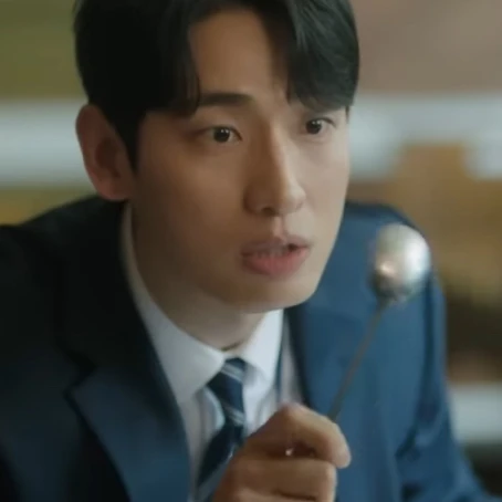 윤 박