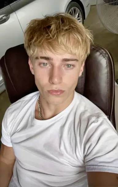 Profile image of Joey Lynch
