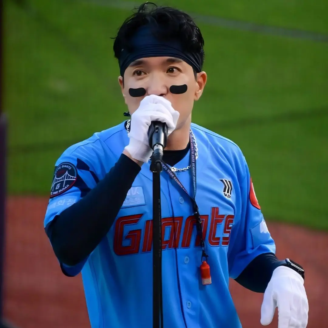 SolemnHelm1700의 롯데 자이언츠 치어리더들