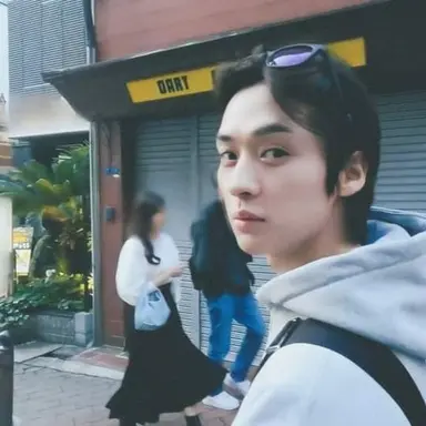Profile image of Leeknow
