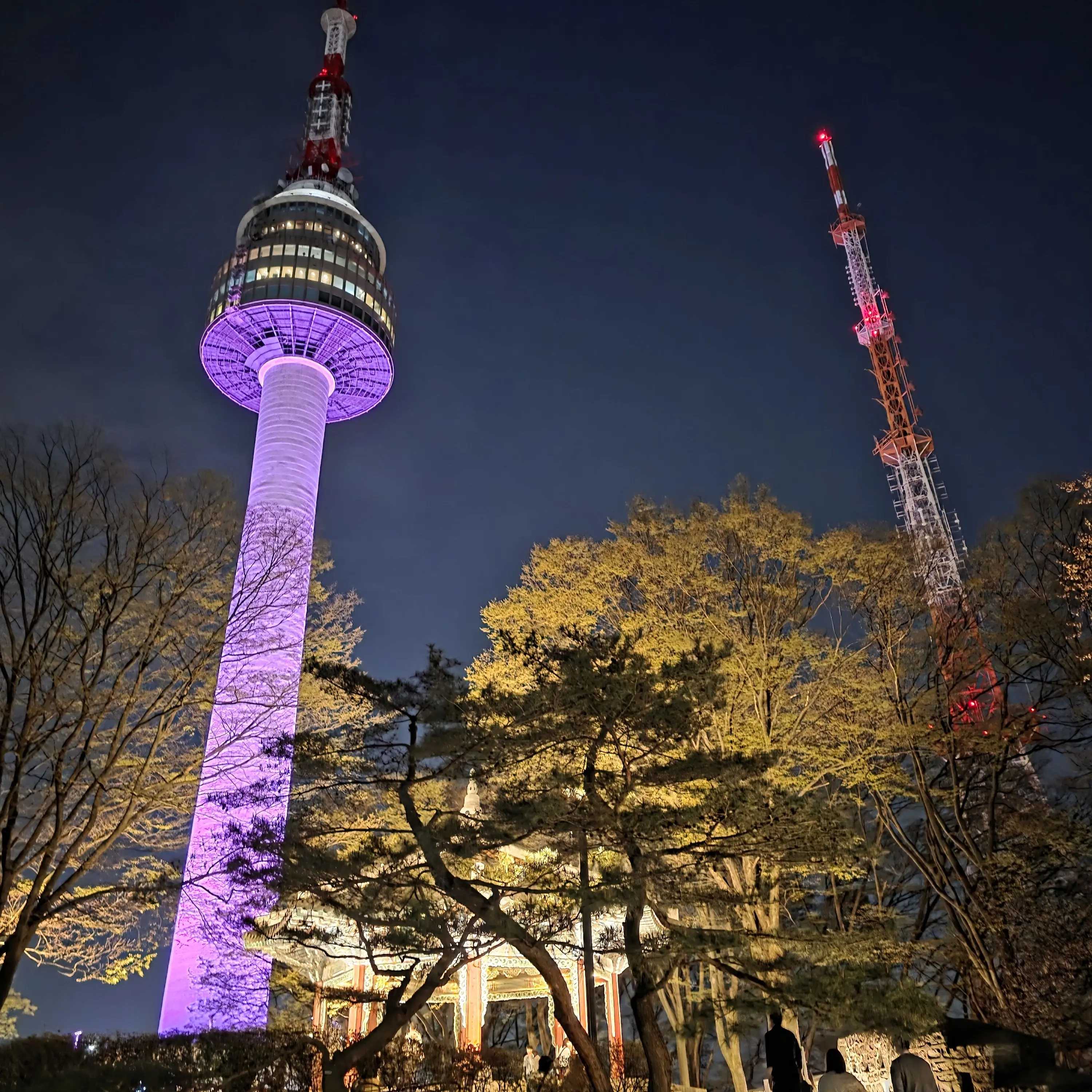 UrbanMonth0329의 상처 입은 소년