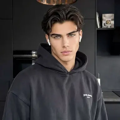 Profile image of Elias