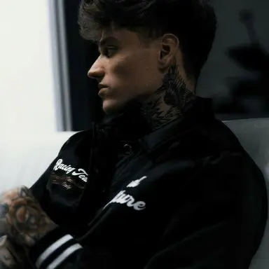 Profile image of Elliot