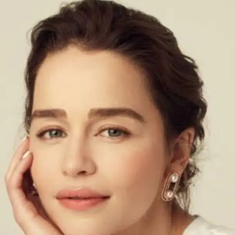 DenseGem1137의 Emilia Clarke