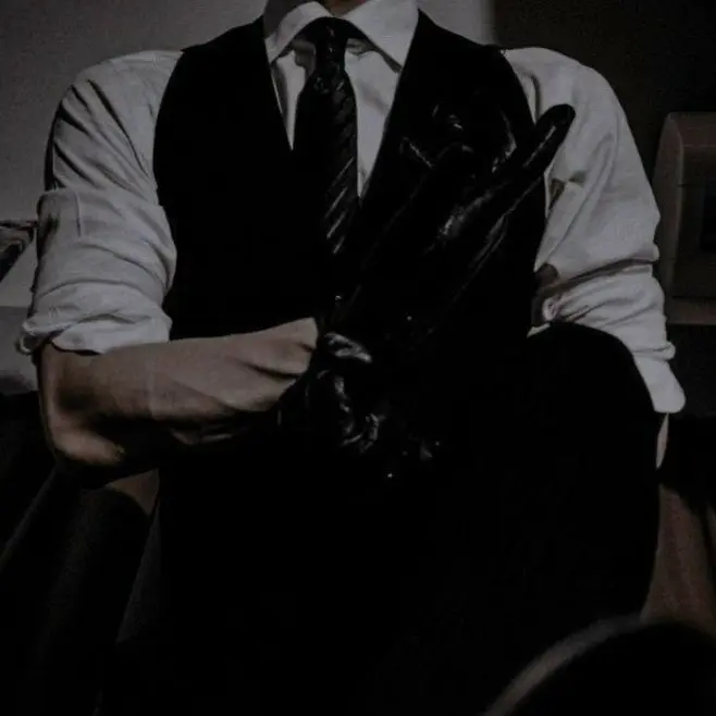 BluntHill5528의 Lucien (your mafia sugar daddy)