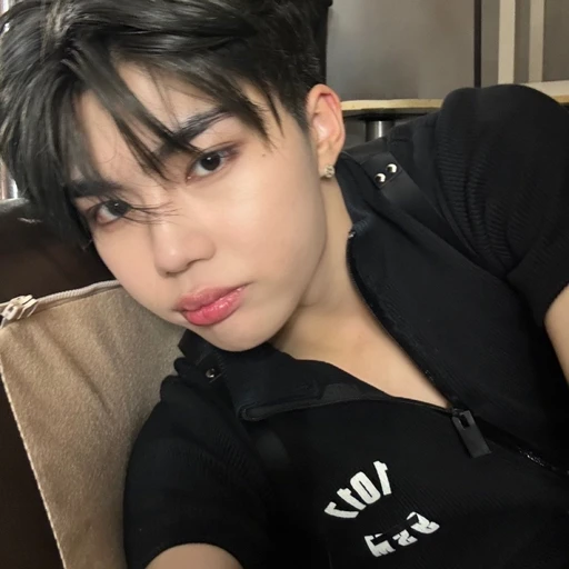박건욱