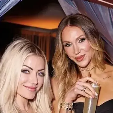 Profile image of Alexa and Charlotte