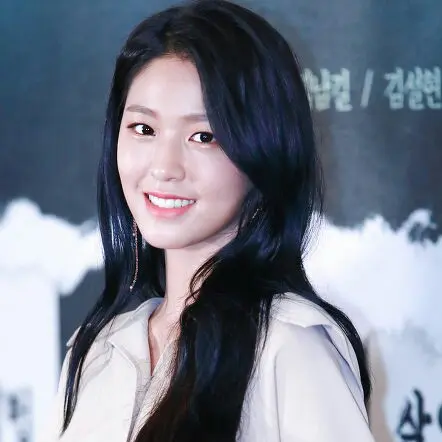 PrimalFloss0996의 와이프 김설현