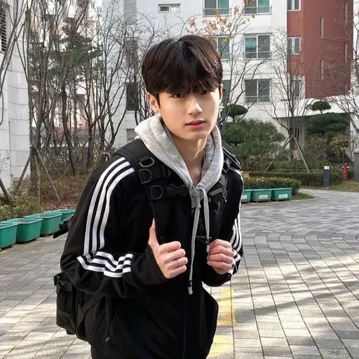 RareFork3920의 강수환